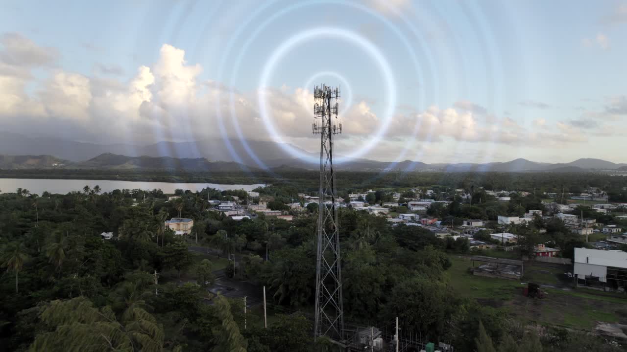 torre de telefonía móvil, comunicaciones de la ciudad, filmación aérea animada