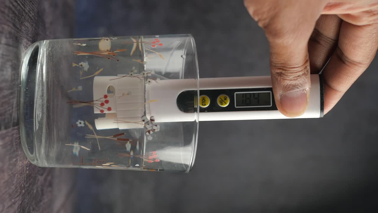 Measuring water quality with a TDS meter