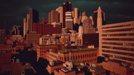 paisaje de la ciudad al anochecer