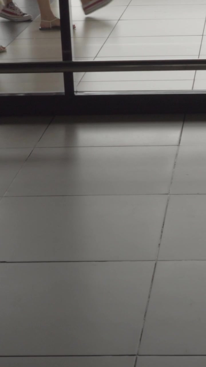 Movimento de pessoas no aeroporto ou estação