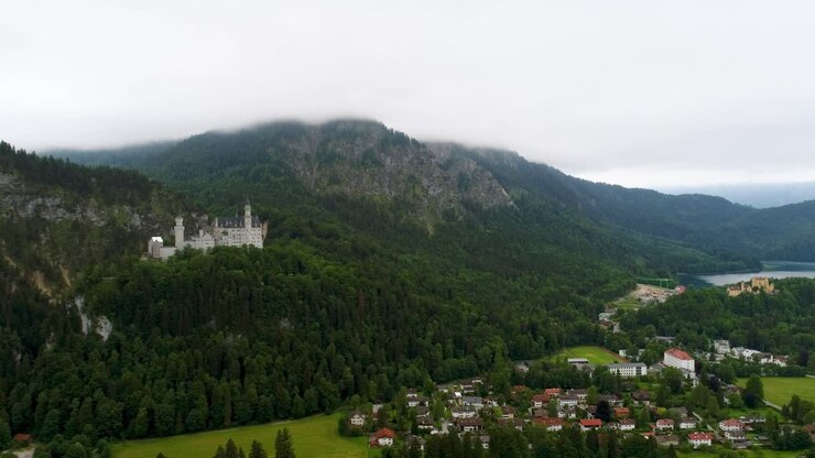 Castello di Neuschwanstein Alpi Bavaresi Germania