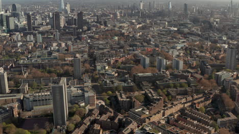 Toma-Aérea-Descendente-Sobre-Clerkenwell-En-El-Centro-De-Londres