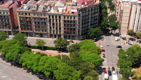 Aerial-view-to-Sagrada-Familia-church,-Barcelona,-Spain