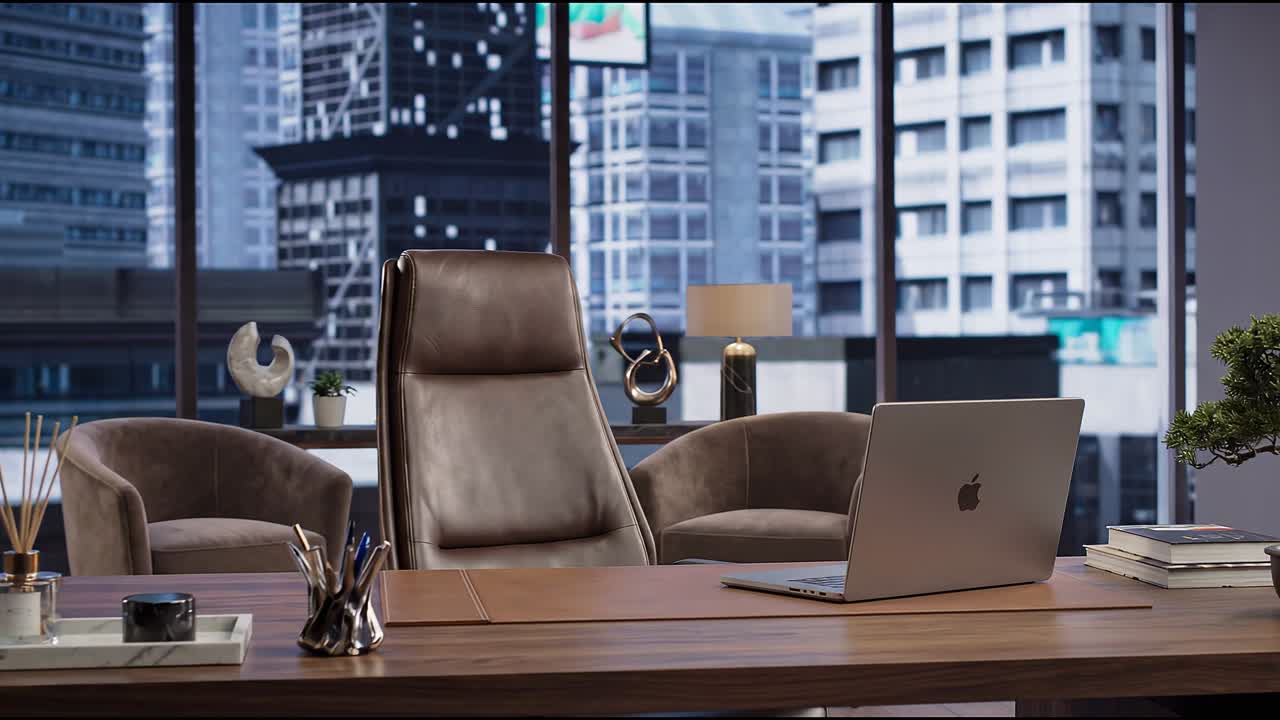 Mesa de escritório executiva de luxo com laptop e interior corporativo moderno com vista para a cidade