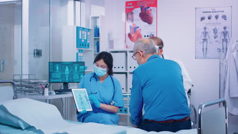 patient with osteoporosis getting medical consultation