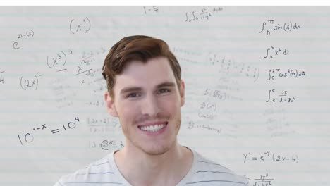 animación de un hombre caucásico sonriente sobre ecuaciones matemáticas en un fondo de papel gobernado