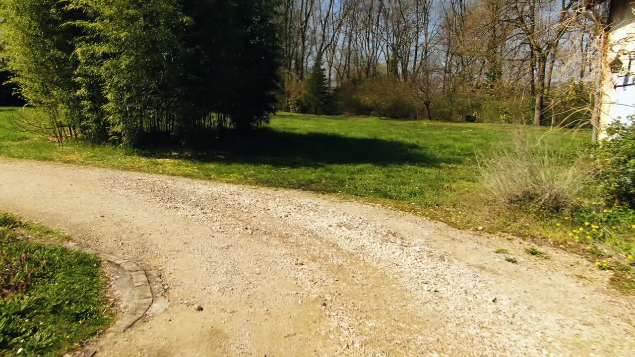 농장의 거친 길