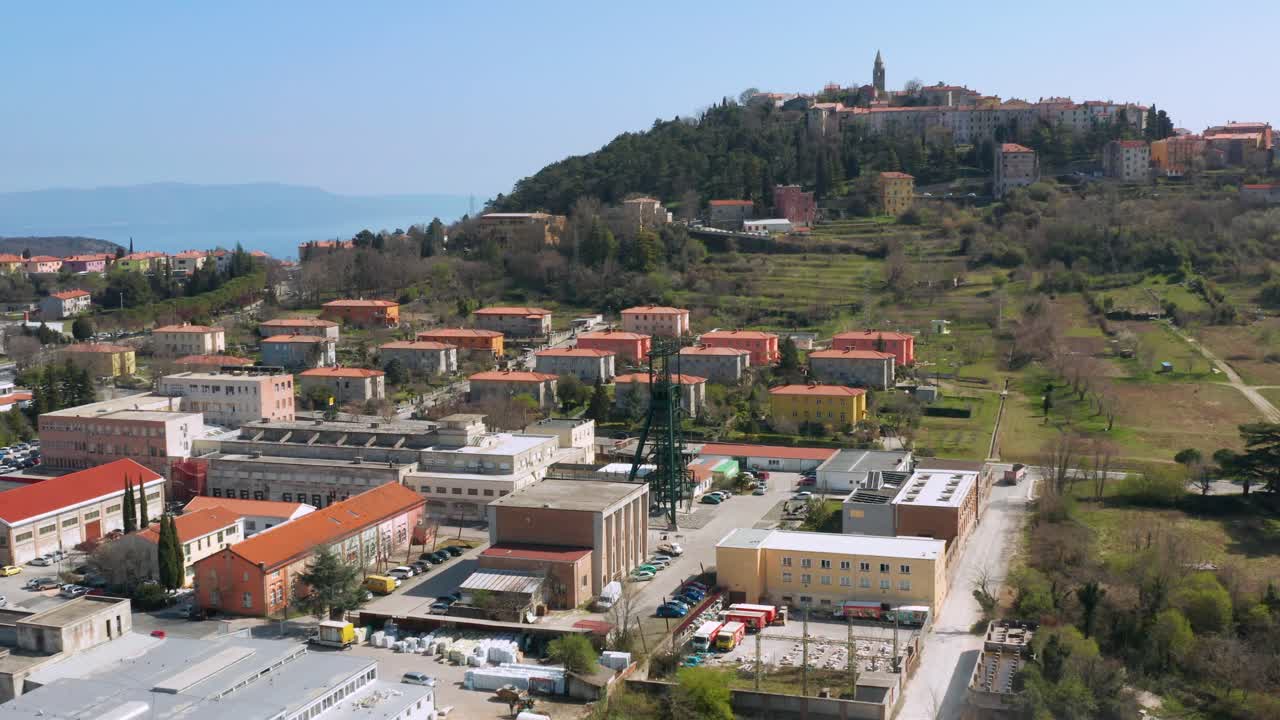 크로아티아의 라빈 타운에 있는 건물의 중세 건축