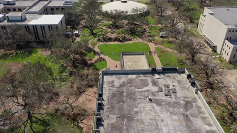ares del lago charles cerca de la universidad mcneese después del huracán laura en louisiana