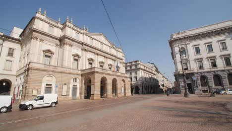 Teatro-La-Scala-En-Milán,-Italia