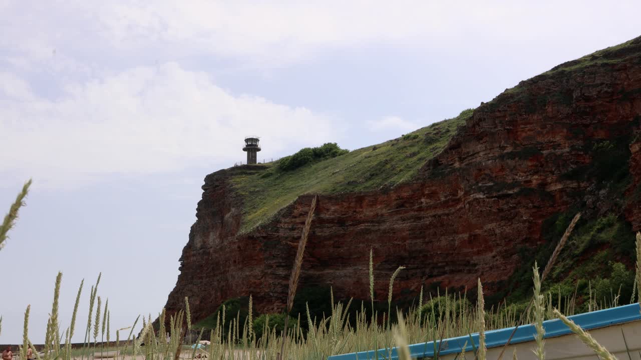 atalaya en el borde de la meseta en bolata, bulgaria