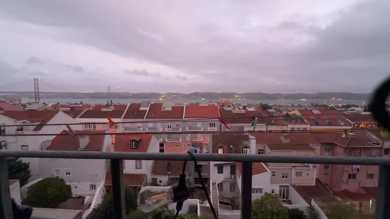 vista del paisaje urbano al anochecer