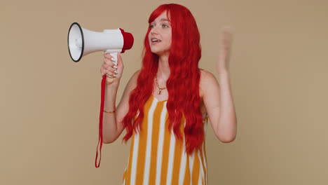 Smiling-ginger-girl-talking-with-megaphone,-proclaiming-news,-loudly-announcing-sale-advertisement