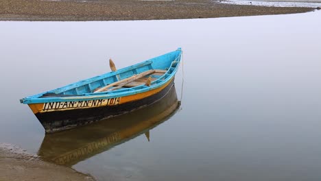 Traditionelles-Boot-Am-Strand-Von-Kalipur-Außerhalb-Von-Diglipur-Im-Norden-Der-Andamaneninsel-Der-Andamanen--Und-Nikobareninseln,-Indien-Während-Des-Sonnenuntergangs