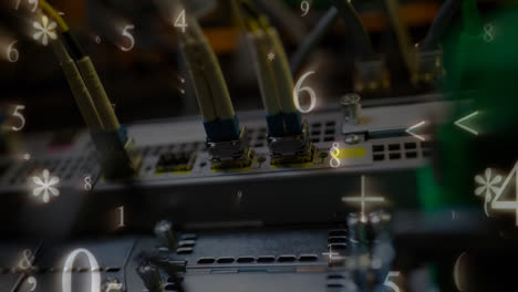 panel de red, conmutador y cable en el centro de datos