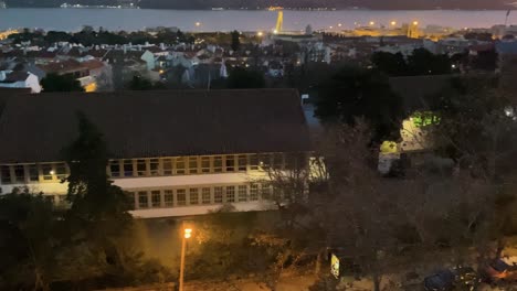 Sonniger-Abend-Lissabon-Stadtbild-Bucht-Luftpanorama-4k-Portugal