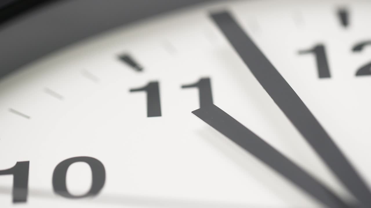 Close up 11 o'clock.