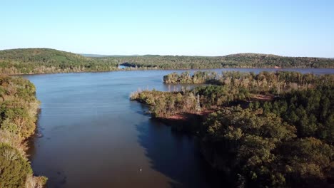 Lago-Badin-Nc,-Lago-Badin-Carolina-Del-Norte-Aéreo-En-4k