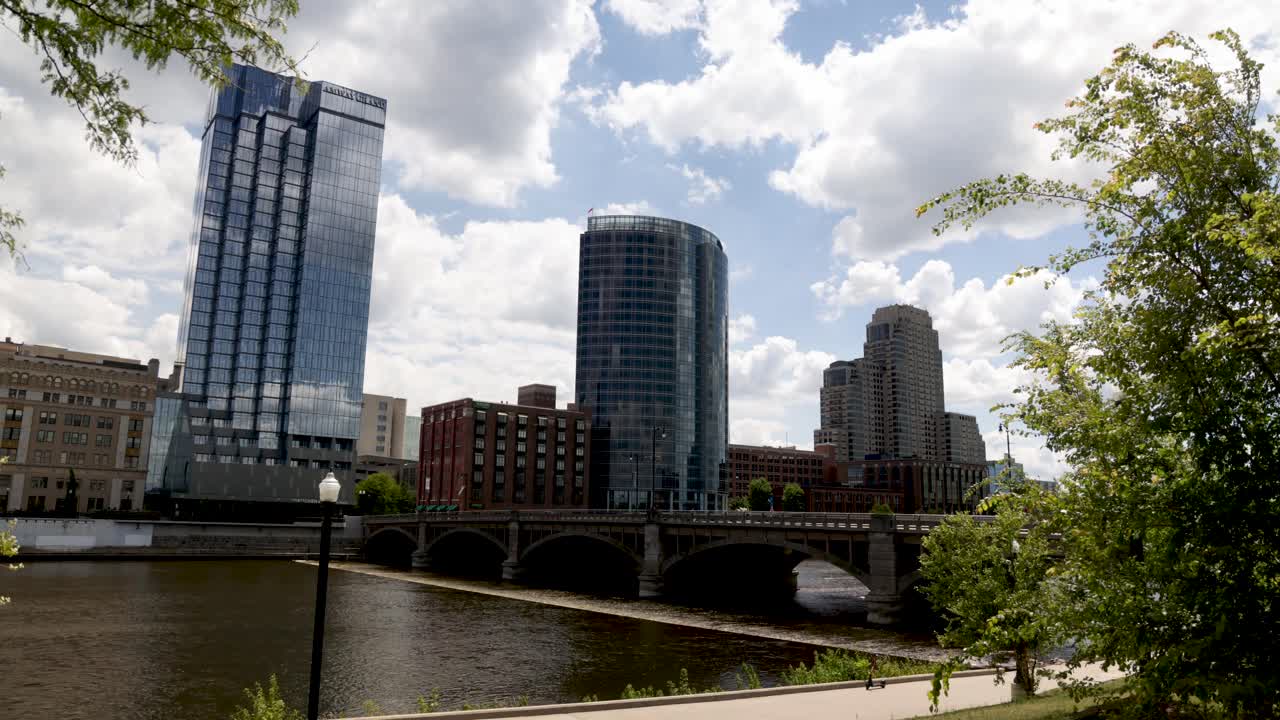 grand rapids, horizonte de michigan con video de lapso de tiempo