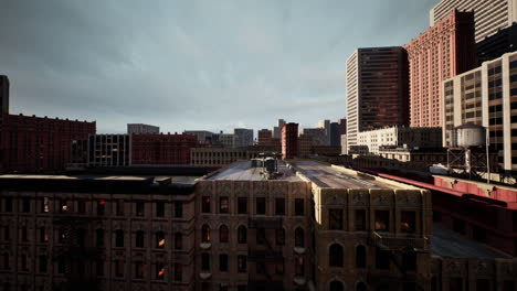 horizonte de la ciudad con edificios antiguos