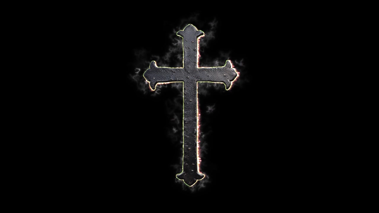 Croce cristiana in metallo invecchiato, design 3D dettagliato 07, con superficie in ferro ossidato, estremità ornamentali, bordi consumati ed effetti VFX di fumo sottile su sfondo nero. Cristianesimo, fede, religione, simbolo sacro