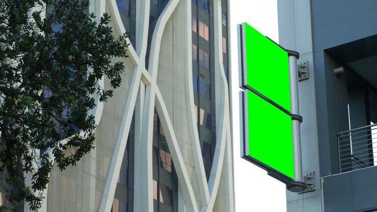 Maxischermi LED sulla facciata dell'edificio 4k