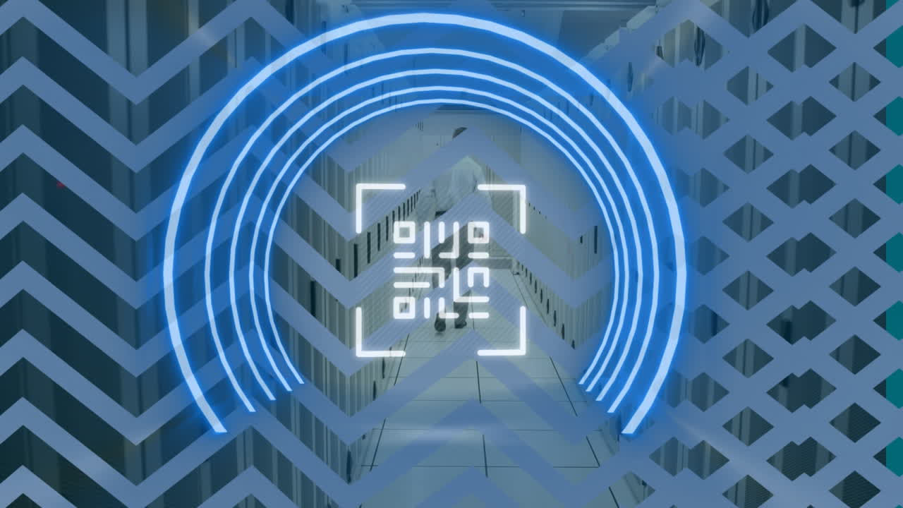 animación del código qr de neón y el patrón de chevron sobre los servidores y la espalda del hombre