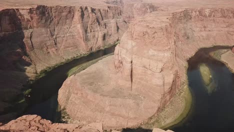 Toma-Aérea-De-Un-Dron-De-La-Curva-De-La-Herradura-Con-El-Río-Colorado-En-Page,-Arizona,-Estados-Unidos-De-América,-También-Conocido-Como-El-&quot;borde-Este-Del-Gran-Cañón