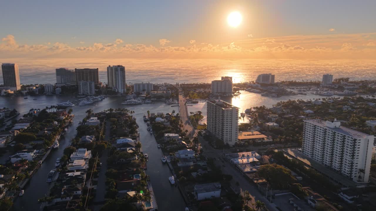 Vista aerea all'alba della spiaggia di Fort Lauderdale, Florida