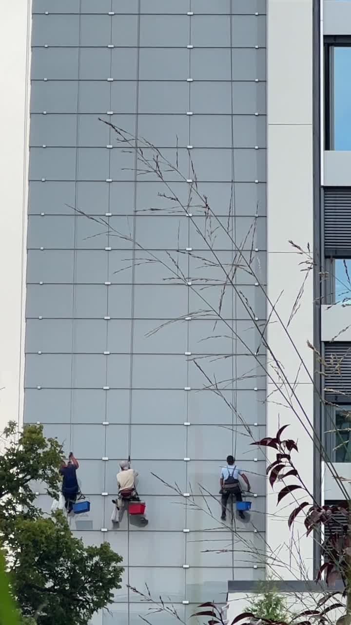 limpieza de la fachada del edificio