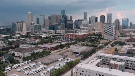 Vista-Aérea-De-Casas-Prósperas-Recién-Construidas-Cerca-Del-Centro-De-Houston-Y-Sus-Alrededores