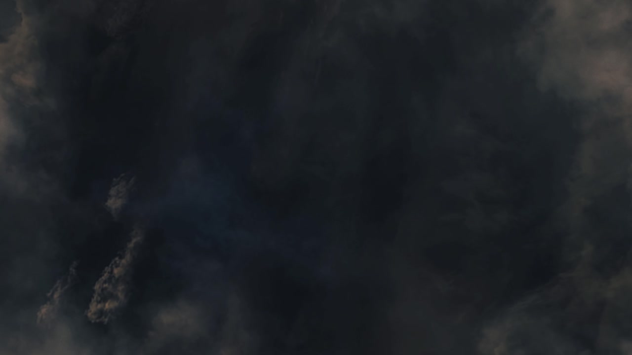 Blitzeinschläge in Gewitterwolken