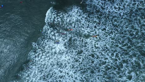 4K-Drohnenaufnahmen-Aus-Der-Luft:-Surferparadies-Auf-Bali