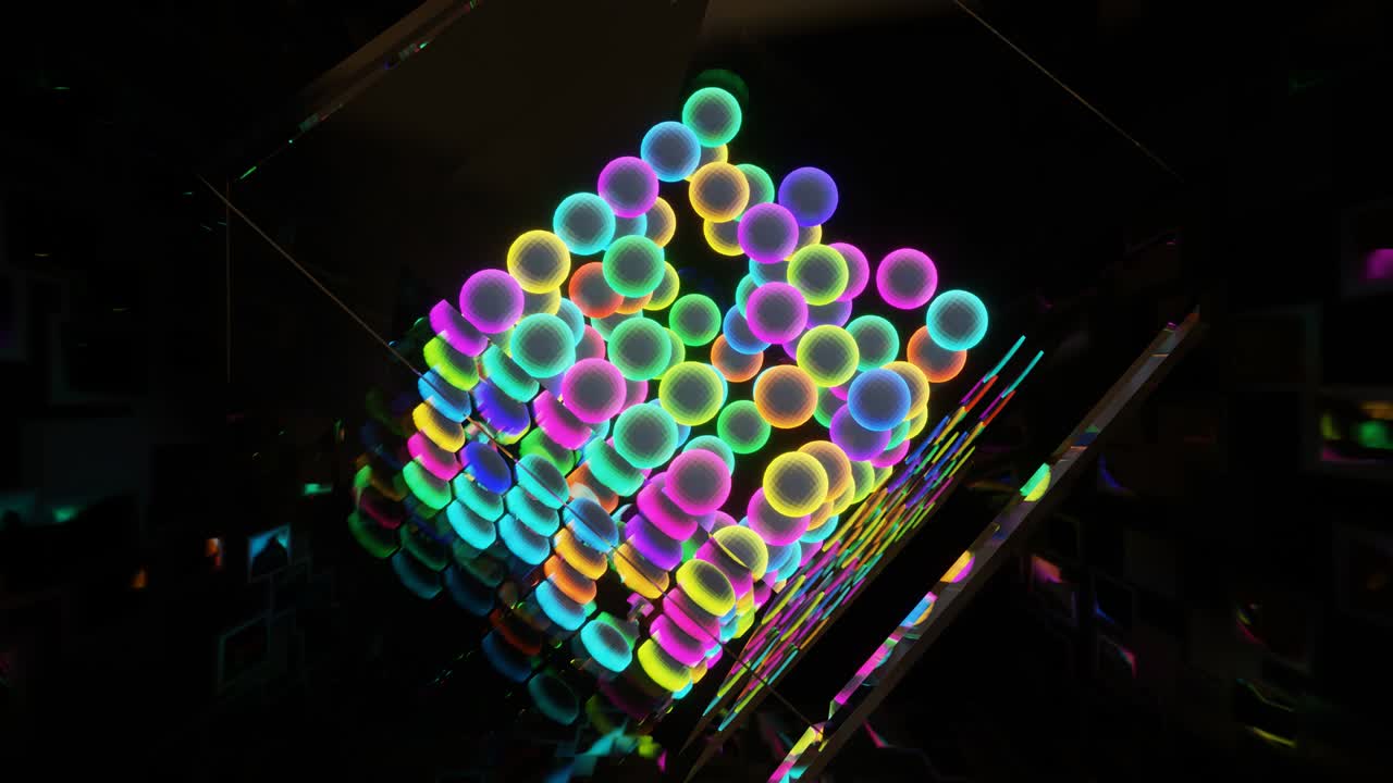 유리 큐브에 있는 추상적인 반이는 공