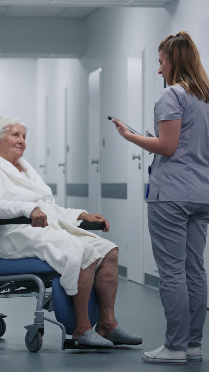 visita al hospital y consulta