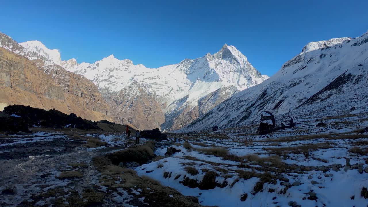 vistas a machapuchare. una montaña de nepal