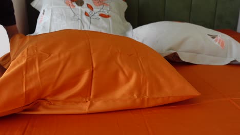 haciendo una cama de naranja