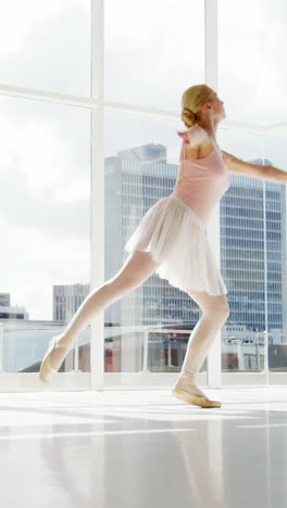 bailarina practicando el baile de ballet