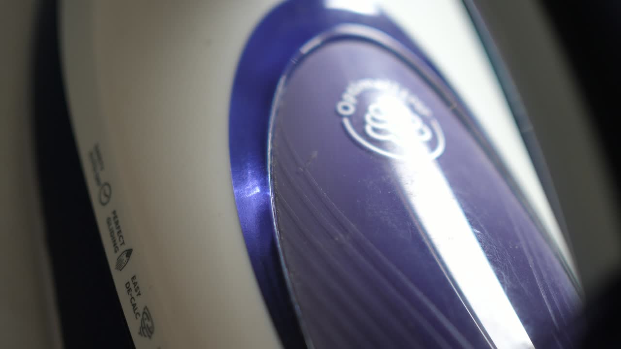 diodo violeta intermitente del hierro de vapor