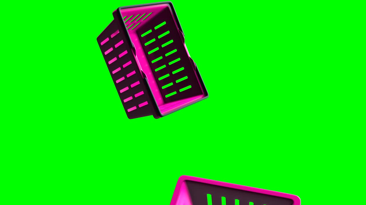 фиолетовые пластиковые корзины для покупок на зеленом фоне.