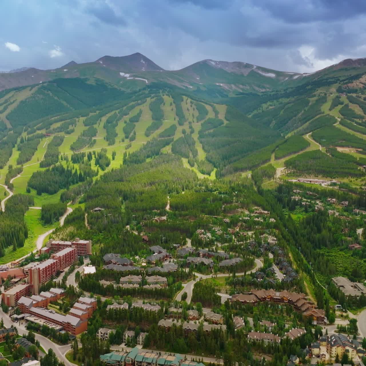 Amazing cozy city at the foot of green mountains. Picturesque mountains with lots of trails in Colorado, USA