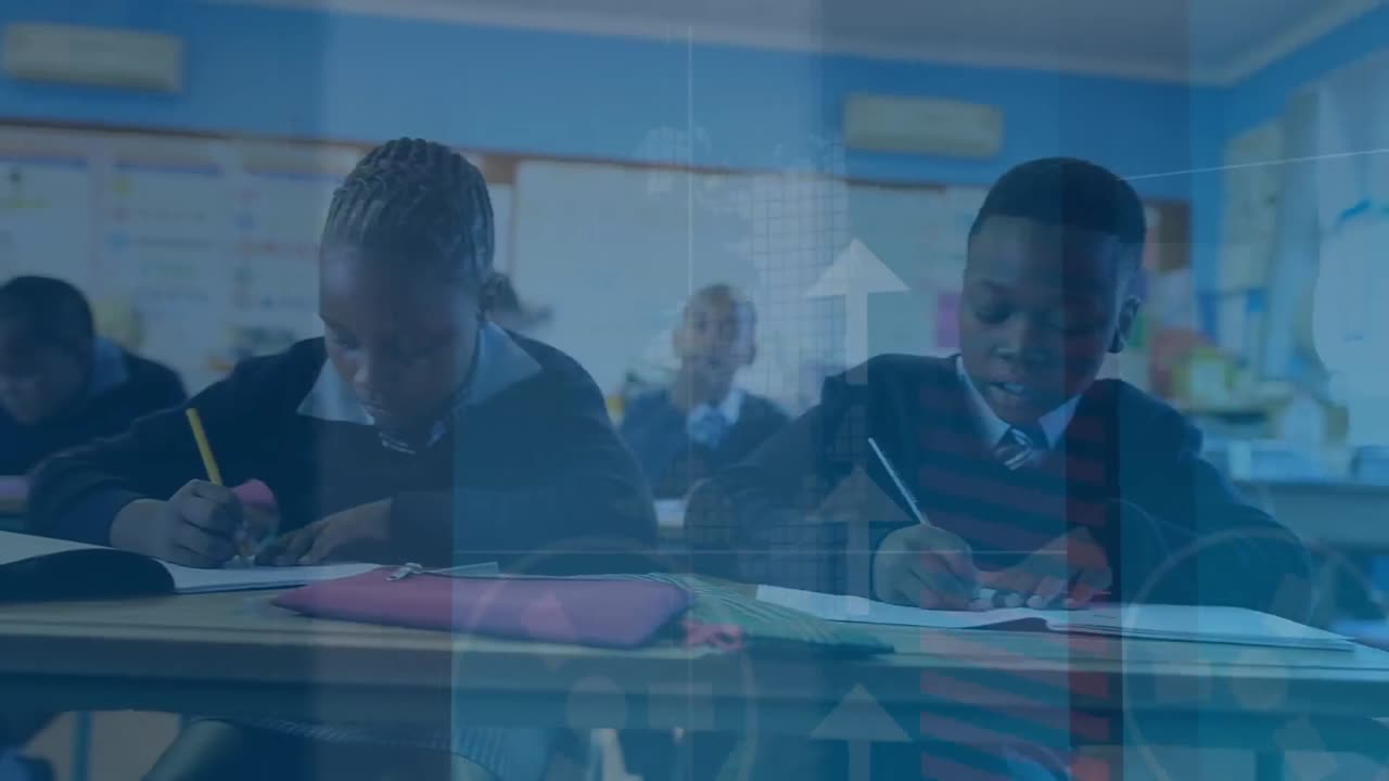 Salle de classe en activité avec transition de graphique financier