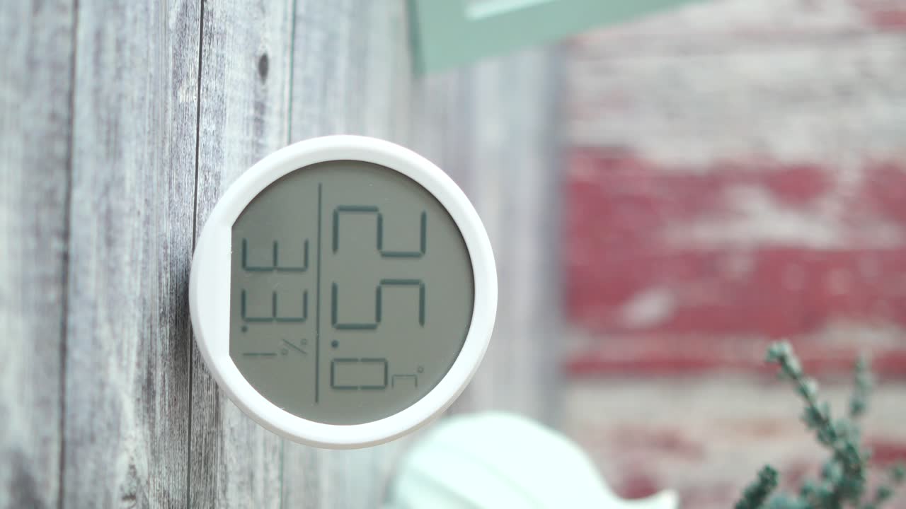White Digital Thermostat and Humidity Gauge