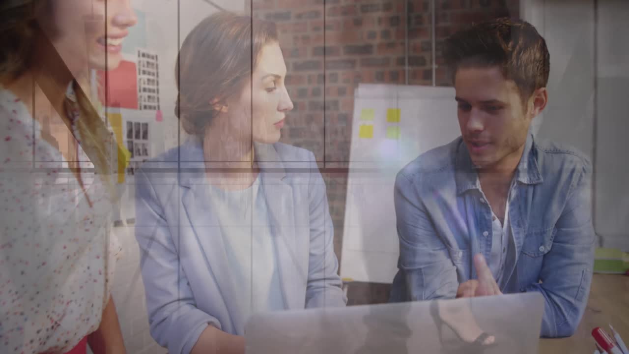 animación de time-lapse con personas más felices compañeros de trabajo caucásicos en la oficina