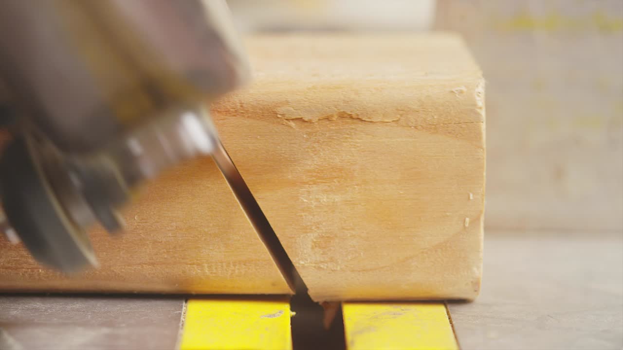 sierra para cortar madera