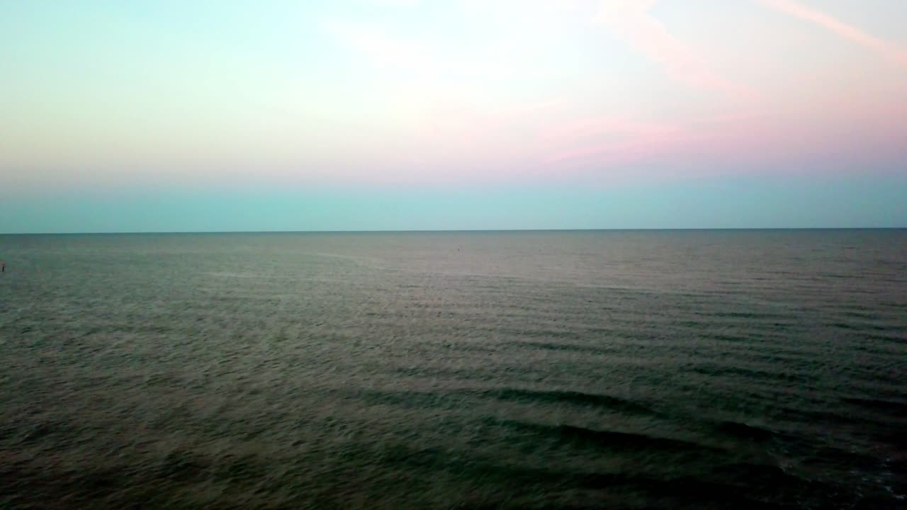 클리어 워터 비치 플로리다를 따라 일출 바다 물