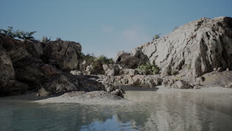 Sommerblick-Auf-Meereshöhlen-Und-Felsklippen