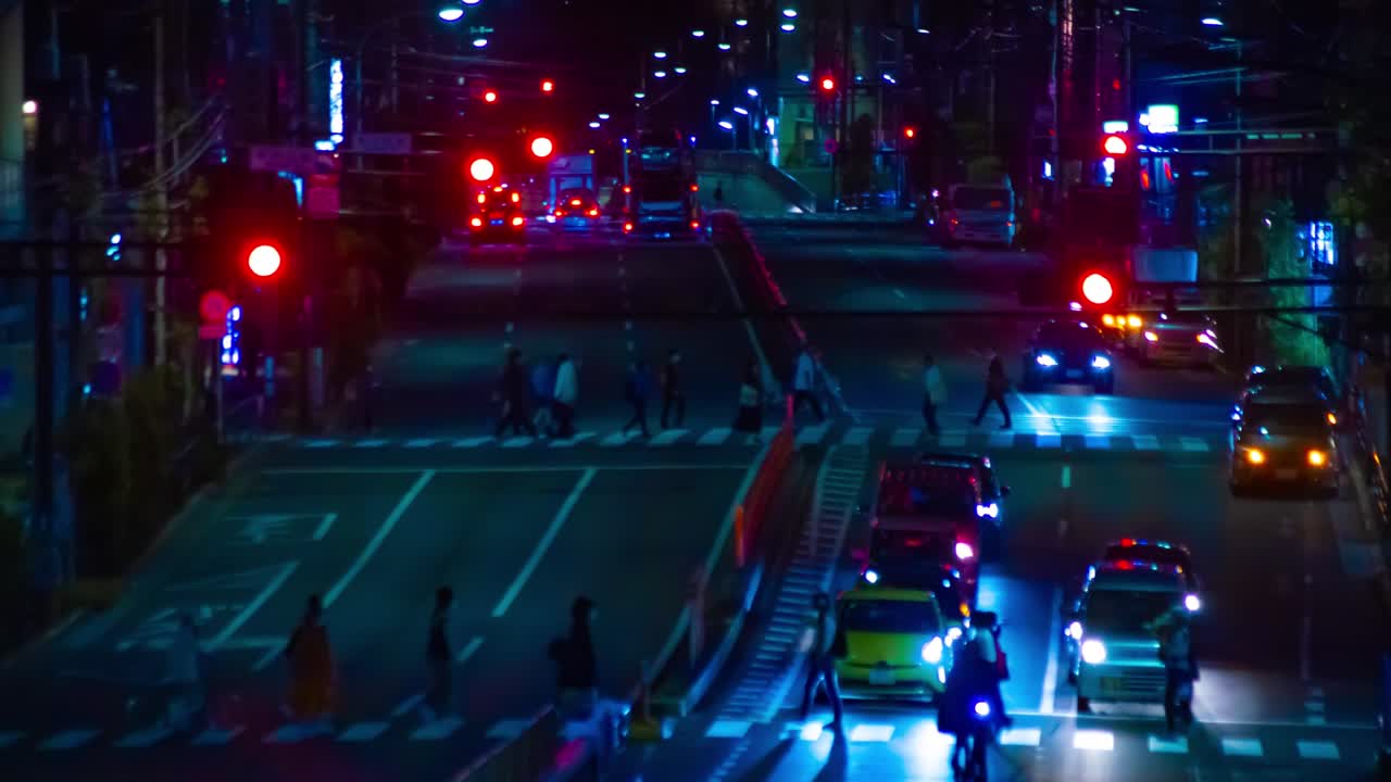 도쿄 시내 거리의 교통체증에 대한 야간 타임스 장면