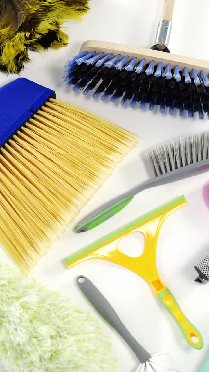 varios suministros de limpieza