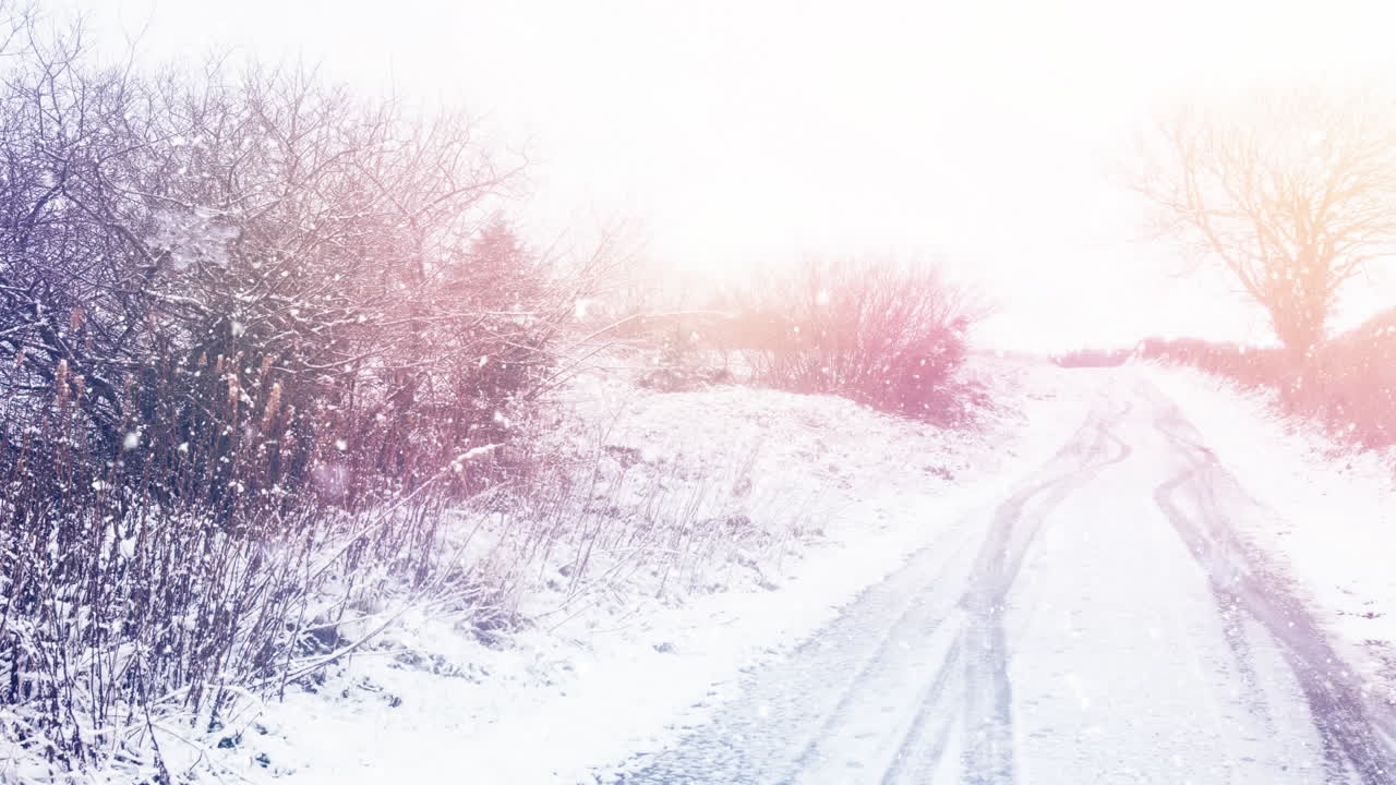 시골 에 눈 이 내리고 있다